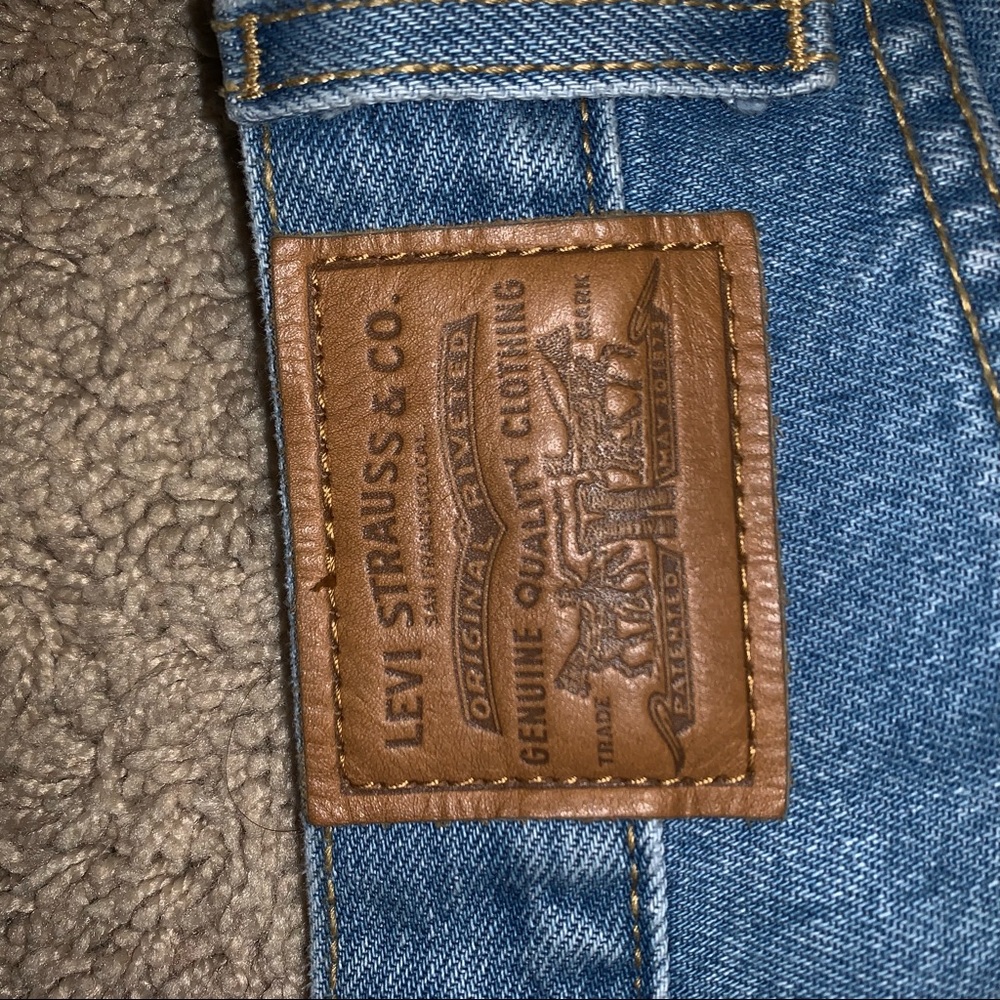 levi’s mom jean size 27 women’s